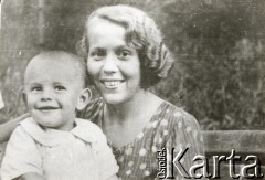 1936, Lwów, Polska.
Jacek Kuroń z matką Wandą.
Fot. NN, kolekcja Jacka Kuronia, zbiory Ośrodka KARTA