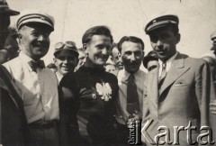 1939, Polska.
Szosowe kolarskie mistrzostwa Polski dla niezależnych. Eugeniusz Targoński 