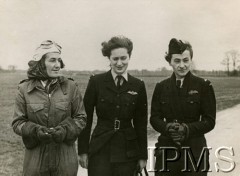 12.02.1943, Wielka Brytania.
Polskie lotniczki transportowe: Anna Leska, Jadwiga Piłsudska i Stanisława Wojtulanis ps. 