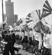 1.05.1969, Warszawa, Polska.
Pochód pierwszomajowy.
Fot. Jarosław Tarań, zbiory Ośrodka KARTA [69-272]
 

