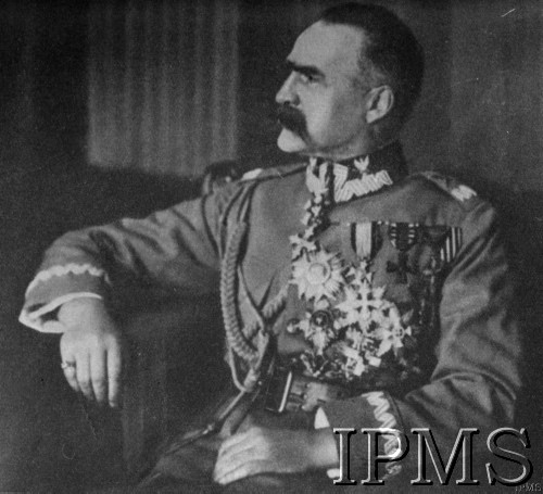 1923, Warszawa, Polska
Marszałek Józef Piłsudski, portret w mundurze.
