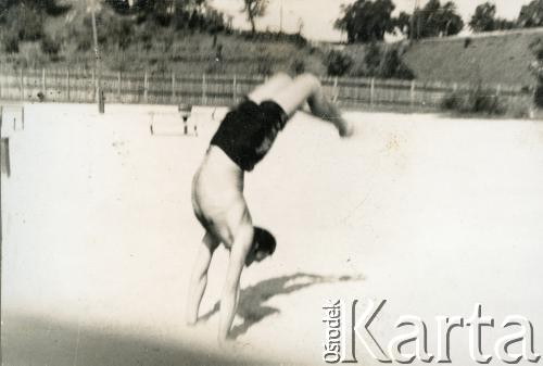 Przed 1939, prawdopodobnie Lwów, Polska.
Tadeusz Kukla.
Fot. NN, album Tadeusza Kukli, zbiory Biblioteki Polskiej im. Ignacego Domeyki w Buenos Aires (Biblioteca Polaca Ignacio Domeyko)