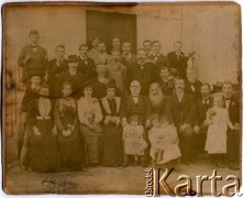 22.01.1890, Buenos Aires, Argentyna.
Jedna z najstarszych fotografii członków Towarzystwa Polskiego w Buenos Aires. Na zdjęciu m.in.prezes Michał Laudański, Wiktor Wojniłowicz, de Perte, Jan Brzeski, Nowalewski, bracia Bielewicz, Michał Szelągowicz, Górski, Lipiński, Eugeniusz Wysocki, dr Ryszard Sudnik.
Fot. Ricardo Brio, zespół nr 19 