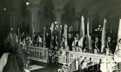 1956, Buenos Aires, Argentyna
Msza święta z udziałem argentyńskiej Polonii zorganizowana po wydarzeniach związane z  Poznańskim Czerwcem 1956. 
Fot. Alvi, zbiory Biblioteki Polskiej im. Ignacego Domeyki w Buenos Aires (Biblioteca Polaca Ignacio Domeyko)
