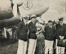 1938, Buenos Aires, Argentyna.
Dyrektor PLL LOT Wacław Makowski z załogą samolotu Lockheed L-14 super Electra. 
Fot. NN, zbiory Biblioteki Polskiej im. Ignacego Domeyki w Buenos Aires (Biblioteca Polaca Ignacio Domeyko)