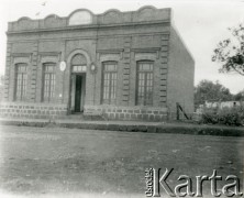 1928, Apostoles, prowincja Misiones, Argentyna.
Budynek urzędowy.
Fot. Stanisław Pyzik, zbiory Biblioteki Polskiej im. Ignacego Domeyki w Buenos Aires (Biblioteca Polaca Ignacio Domeyko)