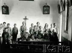1928, Corpus Cristi, Misiones, Argentyna
Nauczyciel z dziećmi w polskiej szkółce
Fot. Stanisław Pyzik, Biblioteka Polska im. Ignacego Domeyki
