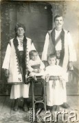 Początek XX wieku, Argentyna.
Emigranci z Ukrainy.
Fot. NN, zbiory Biblioteki Polskiej im. Ignacego Domeyki w Buenos Aires (Biblioteca Polaca Ignacio Domeyko)