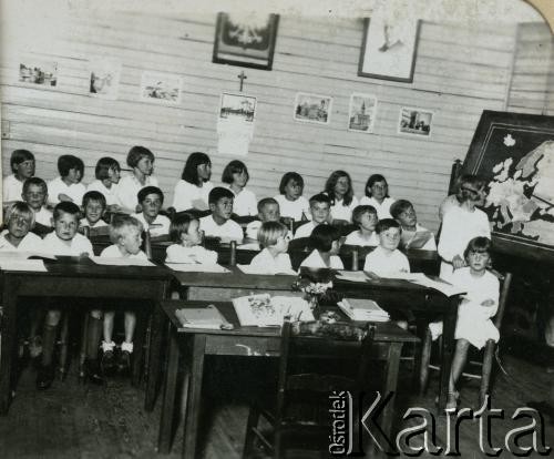 Lata 30., Argentyna.
Dzieci w szkole polskiej.
Fot. NN, zbiory Biblioteki Polskiej im. Ignacego Domeyki w Buenos Aires (Biblioteca Polaca Ignacio Domeyko)