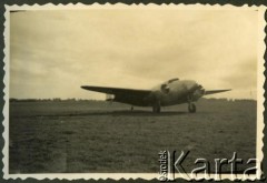 1938, Argentyna.
Samolot Lockheed L-14 Super Electra, na pokładzie którego dyrektor PLL LOT Wacław Makowski pokonał trasę Los Angeles-Ameryka Środkowa-Ameryka Południowa-Atlantyk-Afryka-Rzym.
Fot. NN, zbiory Biblioteki Polskiej im. Ignacego Domeyki (Biblioteca Polaca Ignacio Domeyko)