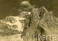 Lata 30., Aconcagua, Andy, Argentyna.
Południowa ściana El- Plata szczytu Aconcagua (6960 m.n.p.m.).
Fot. NN, kolekcja Andynistów, zbiory Biblioteki Polskiej im. Ignacego Domeyki w Buenos Aires (Biblioteca Polaca Ignacio Domeyko), reprodukcje cyfrowe w Ośrodku KARTA w Warszawie (sygnatura oryg. 99)
