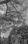 Lata 40., Rio de Janeiro, Brazylia.
Maria Świeczewska. Fotografia wykonana przez jej męża Karola. Oboje po wojnie wyemigrowali do Argentyny. Małżeństwo przyjaźniło się z pisarzem Witoldem Gombrowiczem.
Fot. Karol Świeczewski, kolekcja Marii Świeczewskiej-Wańke, zbiory Biblioteki Polskiej im. Ignacego Domeyki w Buenos Aires (Biblioteca Polaca Ignacio Domeyko), reprodukcje cyfrowe w Ośrodku KARTA w Warszawie