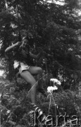 Po 1945, Francja.
Maria Świeczewska. Fotografia wykonana przez męża Marii - Karola. Oboje po wojnie wyemigrowali do Argentyny. Małżeństwo przyjaźniło się z pisarzem Witoldem Gombrowiczem.
Fot. Karol Świeczewski, kolekcja Marii Świeczewskiej-Wańke, zbiory Biblioteki Polskiej im. Ignacego Domeyki w Buenos Aires (Biblioteca Polaca Ignacio Domeyko), reprodukcje cyfrowe w Ośrodku KARTA w Warszawie