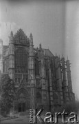 Po 1945, Francja.
Kościół gotycki. Fotografia wykonana przez Marię Świeczewską lub jej męża Karola podczas ich podróży rowerowej po Francji. Oboje po wojnie wyemigrowali do Argentyny. Małżeństwo przyjaźniło się z pisarzem Witoldem Gombrowiczem.
Fot. NN, kolekcja Marii Świeczewskiej-Wańke, zbiory Biblioteki Polskiej im. Ignacego Domeyki w Buenos Aires (Biblioteca Polaca Ignacio Domeyko), reprodukcje cyfrowe w Ośrodku KARTA w Warszawie