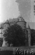 Po 1945, Francja.
Pałac. Fotografia wykonana przez Marię Świeczewską lub jej męża Karola w czasie ich podróży rowerowej po Francji. Oboje po wojnie wyemigrowali do Argentyny. Małżeństwo przyjaźniło się z pisarzem Witoldem Gombrowiczem.
Fot. NN, kolekcja Marii Świeczewskiej-Wańke, zbiory Biblioteki Polskiej im. Ignacego Domeyki w Buenos Aires (Biblioteca Polaca Ignacio Domeyko), reprodukcje cyfrowe w Ośrodku KARTA w Warszawie