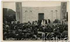 13.12.1947, Comodoro Rivadavia, prowincja Chubut, Argentyna.
Fiesta del Petroleo.
Fot. NN, zbiory Liliany Zenger, reprodukcje cyfrowe w Bibliotece Polskiej im. Ignacego Domeyki w Buenos Aires (Biblioteca Polaca Ignacio Domeyko) i w Ośrodku KARTA w Warszawie.