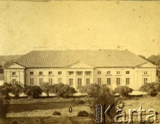 Początek XX wieku, Malejowce, Polska.
Pałac rodziny Orłowskich.
Fot. NN, kolekcja rodziny Orłowskich, zbiory Biblioteki Polskiej im. Ignacego Domeyki w Buenos Aires (Biblioteca Polaca Ignacio Domeyko), reprodukcje cyfrowe w Ośrodku KARTA w Warszawie