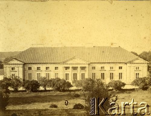 Początek XX wieku, Malejowce, Polska.
Pałac rodziny Orłowskich.
Fot. NN, kolekcja rodziny Orłowskich, zbiory Biblioteki Polskiej im. Ignacego Domeyki w Buenos Aires (Biblioteca Polaca Ignacio Domeyko), reprodukcje cyfrowe w Ośrodku KARTA w Warszawie