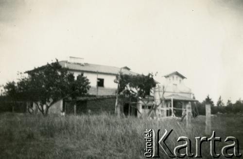 1957-1958, Martin Coronado, Argentyna.
Budowa kaplicy i klasztoru franciszkanów (później ten teren, który stał się ośrodkiem polskiego duszpasterstwa w Argentynie, został nazwany 