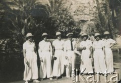 1940, Maroko.
Piloci Polskich Sił Powietrznych: J. Mielcarek, Błasiński, T. Bobioński, J. Bondar, J. Kurek.
Fot. NN, akta kapitana Józefa Filipowicza, zbiory  Archiwum Ojców Franciszkanów w Polskiej Misji Katolickiej w Martin Coronado, reprodukcje cyfrowe w Bibliotece Polskiej im. Ignacego Domeyki w Buenos Aires (Biblioteca Polaca Ignacio Domeyko) i w Ośrodku KARTA w Warszawie