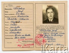 1939, Polska.
Legitymacja Józefa Filipowicza (1903-1980)  - absolwenta Szkoły Podchorążych Lotnictwa w Dęblinie (12 lokata w 1929 roku), porucznika 5 Pułku Lotniczego (ok. 1932), dowódcy Eskadry Treningowej w Bazie Lotniczej nr 1(1939), kapitana pilota w Polskich Siłach Powietrznych we Francji oraz w Wielkiej Brytanii (307, 315 i 317 Dywizjon).
Fot. NN, akta kapitana Józefa Filipowicza, zbiory  Archiwum Ojców Franciszkanów w Polskiej Misji Katolickiej w Martin Coronado, reprodukcje cyfrowe w Bibliotece Polskiej im. Ignacego Domeyki w Buenos Aires (Biblioteca Polaca Ignacio Domeyko) i w Ośrodku KARTA w Warszawie