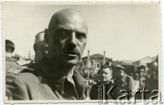 1942-1945, brak miejsca
Generał Władysław Anders.
Fot. NN, akta ojca Łucjana Łuszczki, zbiory  Archiwum Ojców Franciszkanów w Polskiej Misji Katolickiej w Martin Coronado, reprodukcje cyfrowe w Bibliotece Polskiej im. Ignacego Domeyki w Buenos Aires (Biblioteca Polaca Ignacio Domeyko) i w Ośrodku KARTA w Warszawie