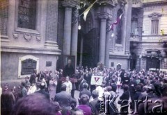 1971, Buenos Aires, Argentyna.
Uroczystość z okazji beatyfikacji ojca Maksymiliana Marii Kolbe. 
Fot. NN, kolekcja Polska Misja Katolicka w San Jose, zbiory  Archiwum Ojców Franciszkanów w Polskiej Misji Katolickiej w Martin Coronado, reprodukcje cyfrowe w  Bibliotece Polskiej im. Ignacego Domeyki w Buenos Aires (Biblioteca Polaca Ignacio Domeyko) i w Ośrodku KARTA w Warszawie