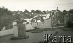 3.01.1979, Obera, prowincja Misiones, Argentyna.
Plac Polski (Plazoleta Polaca). 
Fot. NN, kolekcja dotycząca życia religijnego w prowincji Misiones, zbiory  Archiwum Ojców Franciszkanów w Polskiej Misji Katolickiej w Martin Coronado, reprodukcje cyfrowe w  Bibliotece Polskiej im. Ignacego Domeyki w Buenos Aires (Biblioteca Polaca Ignacio Domeyko) i w Ośrodku KARTA w Warszawie
