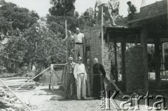 1957-1958, Martin Coronado, Argentyna.
Budowa kaplicy i klasztoru franciszkanów (później ten teren, który stał się ośrodkiem polskiego duszpasterstwa w Argentynie, został nazwany 