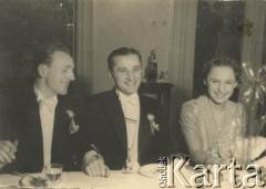 19.02.1939, prawdopodobnie Warszawa, Polska.
Maria Anna Kruszewska (córka generała Jana Kruszewskiego) na balu. 
Fot. NN, kolekcja Marii Anny Kruszewskiej Pic de Replonge, zbiory  Archiwum Ojców Franciszkanów w Polskiej Misji Katolickiej w Martin Coronado, reprodukcje cyfrowe w  Bibliotece Polskiej im. Ignacego Domeyki w Buenos Aires (Biblioteca Polaca Ignacio Domeyko) i w Ośrodku KARTA w Warszawie
