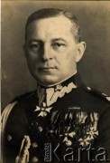Przed 1939, Polska.
Generał Jan Kruszewski.
Fot. NN, kolekcja Jana Kruszewskiego, zbiory  Archiwum Ojców Franciszkanów w Polskiej Misji Katolickiej w Martin Coronado, reprodukcje cyfrowe w  Bibliotece Polskiej im. Ignacego Domeyki w Buenos Aires (Biblioteca Polaca Ignacio Domeyko) i w Ośrodku KARTA w Warszawie