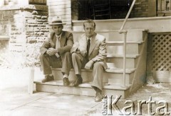 4.09.1952, Stany Zjednoczone.
Józef i Marian, koledzy Alojzego Brudzińskiego.
Fot. NN, kolekcja Zofii i Alojzego Brudzińskich, zbiory  Archiwum Ojców Franciszkanów w Polskiej Misji Katolickiej w Martin Coronado, reprodukcje cyfrowe w  Bibliotece Polskiej im. Ignacego Domeyki w Buenos Aires (Biblioteca Polaca Ignacio Domeyko) i w Ośrodku KARTA w Warszawie