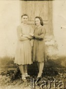 Brak daty, brak miejsca.
Kobiety.
Fot. NN, kolekcja Zofii i Alojzego Brudzińskich, zbiory  Archiwum Ojców Franciszkanów w Polskiej Misji Katolickiej w Martin Coronado, reprodukcje cyfrowe w  Bibliotece Polskiej im. Ignacego Domeyki w Buenos Aires (Biblioteca Polaca Ignacio Domeyko) i w Ośrodku KARTA w Warszawie