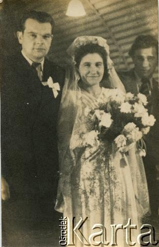 1960, brak miejsca.
Alojzy Brudziński z żoną Zofią.
Fot. NN, kolekcja Zofii i Alojzego Brudzińskich, zbiory  Archiwum Ojców Franciszkanów w Polskiej Misji Katolickiej w Martin Coronado, reprodukcje cyfrowe w  Bibliotece Polskiej im. Ignacego Domeyki w Buenos Aires (Biblioteca Polaca Ignacio Domeyko) i w Ośrodku KARTA w Warszawie