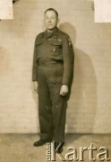 1945-1948, prawdopodobnie Wielka Brytania.
Hieronim Murawski.
Fot. NN, kolekcja Hieronima Murawskiego, zbiory  Archiwum Ojców Franciszkanów w Polskiej Misji Katolickiej w Martin Coronado, reprodukcje cyfrowe w  Bibliotece Polskiej im. Ignacego Domeyki w Buenos Aires (Biblioteca Polaca Ignacio Domeyko) i w Ośrodku KARTA w Warszawie