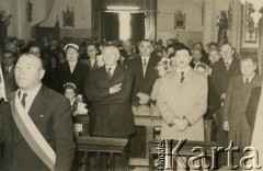 Brak daty, Buenos Aires, Argentyna.
Msza święta z udziałem działaczy polonijnych w kościele pw. Matki Boskiej z Guadalupe przy ul. Mansilla. Wśród uczestników nabożeństwa Stanisław Pyzik (ze skrzyżowanymi rękami). 
Fot. NN, zbiory Ogniska Polskiego w Buenos Aires, reprodukcje cyfrowe w  Bibliotece Polskiej im. Ignacego Domeyki w Buenos Aires (Biblioteca Polaca Ignacio Domeyko) i w Ośrodku KARTA w Warszawie