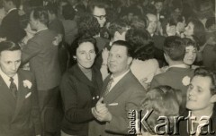 Brak daty, Buenos Aires, Argentyna.
Spotkanie w stowarzyszeniu “Ognisko Polskie”.  
Fot. NN, zbiory Ogniska Polskiego w Buenos Aires, reprodukcje cyfrowe w  Bibliotece Polskiej im. Ignacego Domeyki w Buenos Aires (Biblioteca Polaca Ignacio Domeyko) i w Ośrodku KARTA w Warszawie