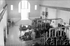 Grudzień 1933, Comodoro Rivadavia, prowincja Chubut, Argentyna.
Elektrownia portowa.
Fot. NN, zbiory Museo Ferroportuario w Comodoro Rivadavia, reprodukcje cyfrowe w  Bibliotece Polskiej im. Ignacego Domeyki w Buenos Aires (Biblioteca Polaca Ignacio Domeyko) i w Ośrodku KARTA w Warszawie