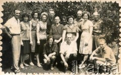 Lata 60., Wanda, Misiones, Argentyna.
Rodzina Franciszka i Barbary Firków.
Fot. NN, zbiory Stowarzyszenia Polsko-Argentyńskiego w Wandzie, reprodukcje cyfrowe w Bibliotece Polskiej im. Ignacego Domeyki w Buenos Aires (Biblioteca Polaca Ignacio Domeyko) i w Ośrodku KARTA w Warszawie