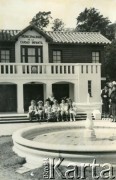 Lata 50., Burzaco, Argentyna.
Dzieci  ze społeczności Macierzy szkolnej na tle szkoły powszechnej.
Fot. NN, zbiory Polskiej Macierzy Szkolnej, reprodukcje cyfrowe w  Bibliotece Polskiej im. Ignacego Domeyki w Buenos Aires (Biblioteca Polaca Ignacio Domeyko) i w Ośrodku KARTA w Warszawie 



 Lata 50., 


Fot. NN, zbiory Polskiej Macierzy Szkolnej, kopie cyfrowe w Bibliotece Polskiej im. Ignacego Domeyki w Buenos Aires (Biblioteca Polaca Ignacio Domeyko) i w Ośrodku KARTA w Warszawie 



