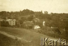 Lata 20., Polska.
Panorama miasteczka.
Fot. z albumu porucznika Jana Obłoczyńskiego z Batalionu Chemicznego WP, zbiory Ośrodka KARTA, przekazała Jolanta Wolszczynin.