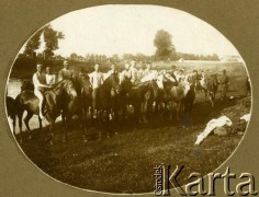 Lata 20., Warszawa, Polska.
Żołnierze Batalionu Chemicznego.
Fot. z albumu porucznika Jana Obłoczyńskiego z Batalionu Chemicznego WP, zbiory Ośrodka KARTA, przekazała Jolanta Wolszczynin.