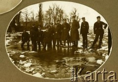 Lata 20., Warszawa, Polska.
Żołnierze Batalionu Chemicznego.
Fot. z albumu porucznika Jana Obłoczyńskiego z Batalionu Chemicznego WP, zbiory Ośrodka KARTA, przekazała Jolanta Wolszczynin.