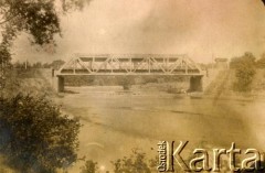 Lata 20., prawdopodobnie Warszawa, Polska.
Most.
Fot. z albumu porucznika Jana Obłoczyńskiego z Batalionu Chemicznego WP, zbiory Ośrodka KARTA, przekazała Jolanta Wolszczynin.