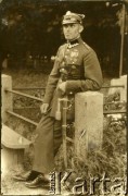Lata 20., Polska.
Porucznik Jan Obłoczyński.
Fot. z albumu porucznika Jana Obłoczyńskiego z Batalionu Chemicznego WP, zbiory Ośrodka KARTA, przekazała Jolanta Wolszczynin.