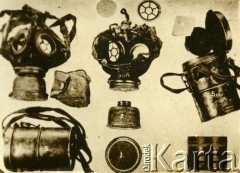 Lata 20., brak miejsca.
Zdjęcie instruktażowe - rodzaje masek gazowych.
Fot. z albumu porucznika Jana Obłoczyńskiego z Batalionu Chemicznego WP, zbiory Ośrodka KARTA, przekazała Jolanta Wolszczynin.