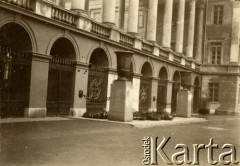 Lata 20., Warszawa, Polska.
Grób Nieznanego Żołnierza. 
Fot. z albumu porucznika Jana Obłoczyńskiego z Batalionu Chemicznego WP, zbiory Ośrodka KARTA, przekazała Jolanta Wolszczynin.