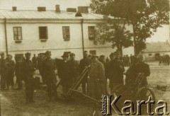 Lata 20., Warszawa, Polska.
Ćwiczenia Batalionu Chemicznego.
Fot. z albumu porucznika Jana Obłoczyńskiego z Batalionu Chemicznego WP, zbiory Ośrodka KARTA, przekazała Jolanta Wolszczynin.