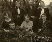 Lata 20., Polska.
Zdjęcie rodzinne.
Fot. z albumu porucznika Jana Obłoczyńskiego z Batalionu Chemicznego WP, zbiory Ośrodka KARTA, przekazała Jolanta Wolszczynin.
