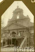 1924, Warszawa, Polska.
Przebudowa Kościoła Matki Bożej Królowej Polski przy ul. Gdańskiej 6 (Marymont).
Fot. z albumu porucznika Jana Obłoczyńskiego z Batalionu Chemicznego WP, zbiory Ośrodka KARTA, przekazała Jolanta Wolszczynin.